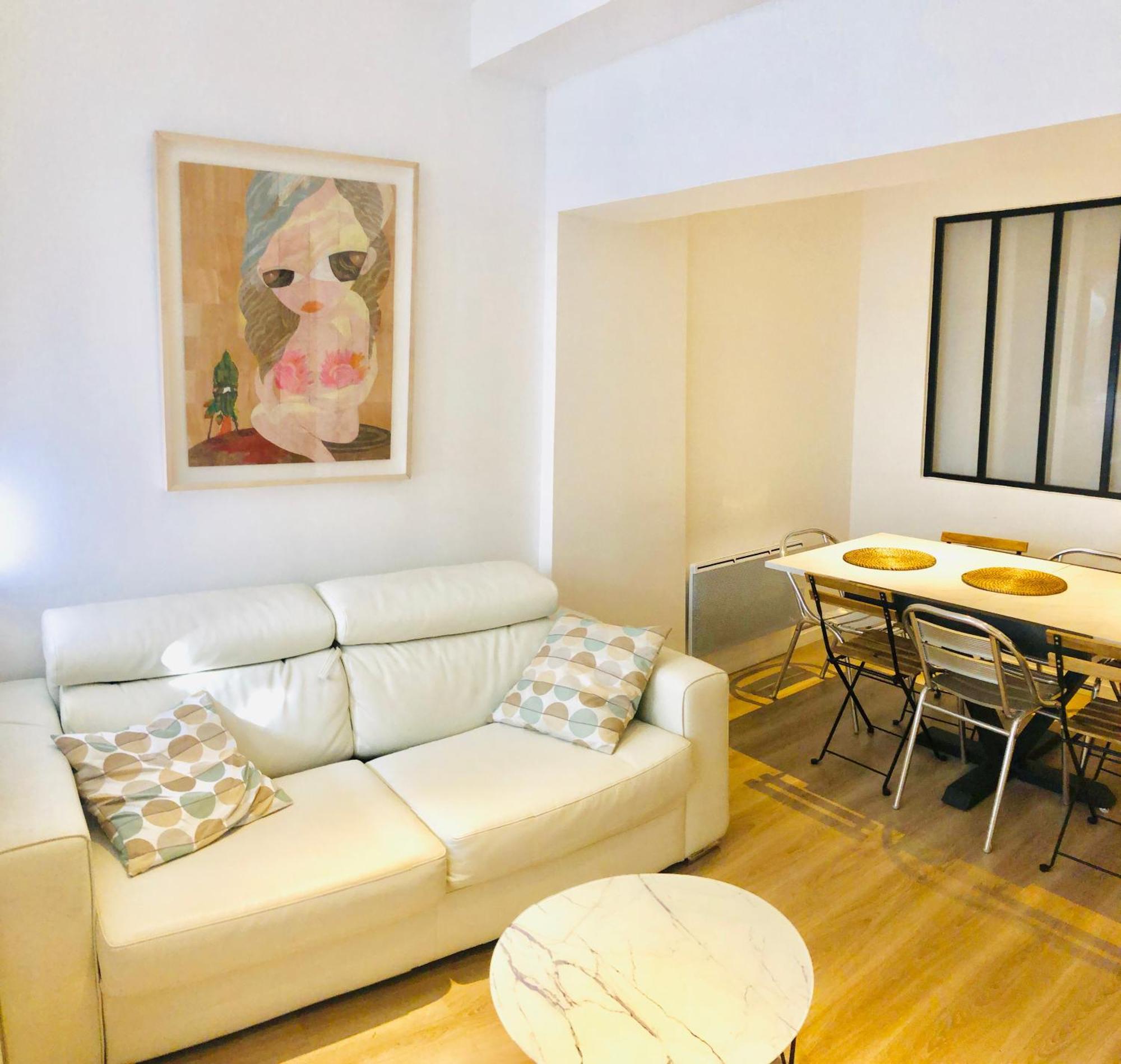 Metro Gambetta Apartment Paris Exterior photo